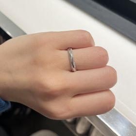 【ティファニー(Tiffany & Co.)の口コミ】 元々ミルグレインは憧れがあったため試着させてもらいました。太さもいく…