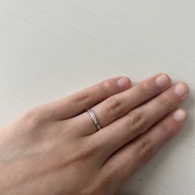 【4℃ BRIDAL(ヨンドシーブライダル)の口コミ】 何種類か出していただいて実際つけさせてもらって形も見た目も価格も理想…