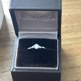 【アイプリモ(I-PRIMO)の口コミ】 相手の印象から、シンプルで流行り廃りのないデザインを探していました。…