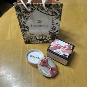 【insembre(インセンブレ)の口コミ】 デザインがとても綺麗で、2人で相談してペアで欲しいと決めました。つけた…