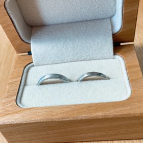 【uchimari(ウチマリ)の口コミ】 手書き刻印が入れられるところ。自分達の似顔絵と日付、2人が好きな猫のイ…