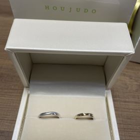 【宝寿堂(ほうじゅどう)の口コミ】 男性用はツヤ消しにしてもらい理想のデザインになりました。中に結婚記念…