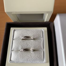 【LUCIE(ルシエ)の口コミ】 シンプルだけど斜めの溝のデザインが気に入りました。溝の部分以外にマッ…