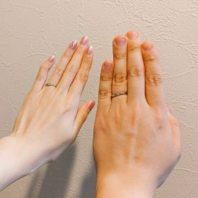 【ケイウノ ブライダル(K.UNO BRIDAL)の口コミ】 元々はメレダイヤが5つほど付いているデザインでしたが、普段使いを考えて…