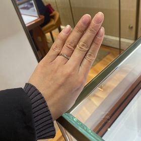 【ブルガリ(BVLGARI)の口コミ】 プラチナで、他と少し違う人と被らないものを探していました。こちらはダ…