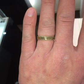 【JEWELRY  KAMATA(ジュエリーかまた)の口コミ】 ゴールドの指輪は今まで着けた事はありませんでしたが試着ということで実…