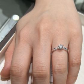 【アイプリモ(I-PRIMO)の口コミ】 サイドがシェイプされたストレートタイプの指輪が気になり探していました…