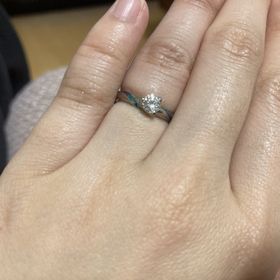 【SORA(ソラ)】の口コミ 他の人と違った指輪にしたくて、こちらを選びました。
SORAの中でも色...