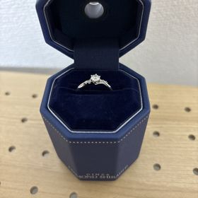 【銀座ダイヤモンドシライシの口コミ】 個人的にウェーブタイプの指輪のデザインが好みで探していたのですが、ほ…