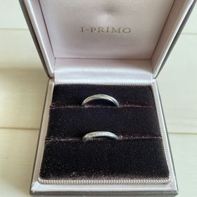 【アイプリモ(I-PRIMO)の口コミ】 斜めにダイヤが入り、上からだけでなく
どの方向から見てもダイヤが輝いて…