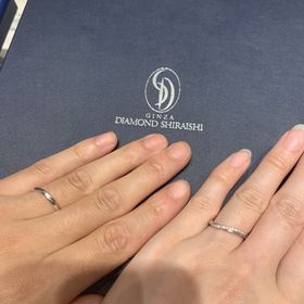 【銀座ダイヤモンドシライシの口コミ】 細身のリングなので、とても付け心地が良い。
つける時も外す時も関節に引…