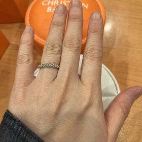 【CHRISTIAN BAUER(クリスチャンバウアー)】の口コミ ジャパンセレクションのモデルで女性らしいデザインです。
元々幅が細めの...