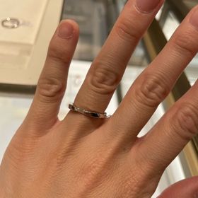 【グラフ(GRAFF)の口コミ】 シンプルなデザインから、ダイアモンドがたくさん付いたゴージャスなデザ…