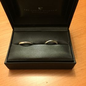 【ラザール ダイヤモンド(LAZARE DIAMOND)の口コミ】 婚約指輪が別のブランドだったのだが、一緒に着けた時に違和感がなかった…