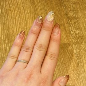 【宝寿堂(ほうじゅどう)の口コミ】 私の指は水かきが深かった事や婚約指輪がストレートタイプだったので、ス…