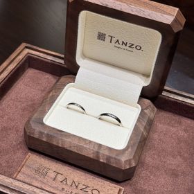 【TANZO.(鍛造指輪)の口コミ】 シンプルで長く使えるデザイン。
鍛造製法の為、強度があるだけでなく付け…