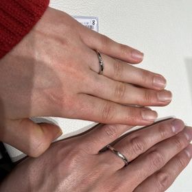 【アイプリモ(I-PRIMO)の口コミ】 可愛くてお互いの指輪が重なり合うデザイン。プラチナとゴールドの2色でで…