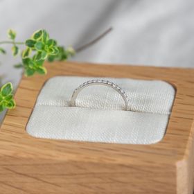 【Cayof(カヨフ)の口コミ】 婚約指輪を製作していただきました。
通常大きめの石がついたものをベース…