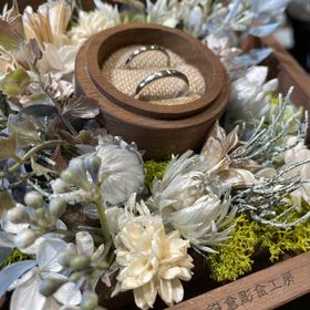 【鎌倉彫金工房の口コミ】 素材、太さ、仕上げ、それぞれ結構悩みましたが、いろんなサンプル出して…