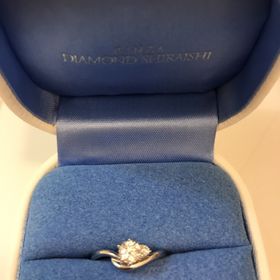 【銀座ダイヤモンドシライシの口コミ】 彼女と一緒に見に行ったので彼女が一番気に入ったものを選びました。
スト…