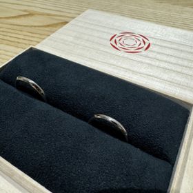 【出雲結(いずもゆい)の口コミ】 シンプルなデザインながら、一部艶消し加工が可能など、好みのカスタマイ…