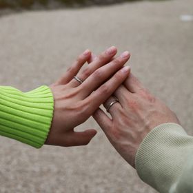 【出雲結(いずもゆい)の口コミ】 私の指輪は、ダイヤの主張が弱すぎるわけでも強すぎるわけでもないですが…