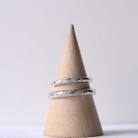 【CRAFY(クラフィ)の口コミ】 ワックスを削ったりして指輪の原型を手作りできます。
2人で考えたデザイ…