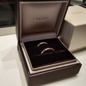 【アイプリモ(I-PRIMO)の口コミ】 シンプルなデザインですが、ピンクゴールドとブラウンゴールドがさりげな…