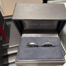 【ラザール ダイヤモンド(LAZARE DIAMOND)の口コミ】 この指輪を試着したいと思った決め手は、2つあります。1つ目は、男性側、…