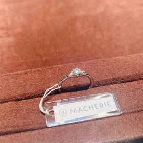 【MACHERIE(マシェリ)の口コミ】 シンプルですが特別感があります！
華奢な感じで指が綺麗に見えると思いま…