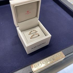 【NIESSING(ニーシング)の口コミ】 色がとにかく豊富で気にいる色が見つかると思います。
わたしたちは色もデ…