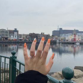 【アイプリモ(I-PRIMO)の口コミ】 リングが捻れてあてとても可愛い。ダイヤがどの角度から見てもキラキラと…