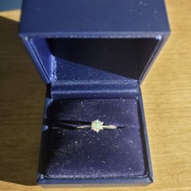 【銀座ダイヤモンドシライシの口コミ】 指輪のデザインに関しましては、シンプルでかつキレイだと思って購入致し…