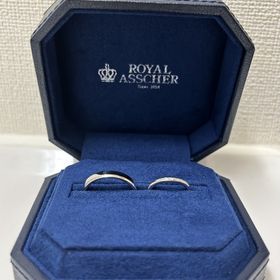 【ROYAL ASSCHER(ロイヤル・アッシャー)の口コミ】 指につけた際、違和感なく付け心地がとてもよかったのが好印象でした。デ…
