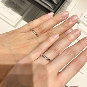 【エクセルコダイヤモンド(EXELCO DIAMOND)の口コミ】 指輪のデザインとしては、ねじれがあるウェーブの指輪です。
1番のおすす…