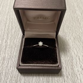 【アイプリモ(I-PRIMO)の口コミ】 エクセレントカットが気に入り購入しました。
また指輪の内側に文字が入れ…