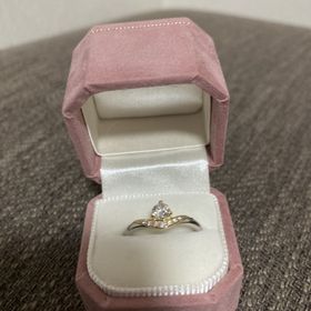 【Princess Bijou(プリンセス・ビジュー)の口コミ】 ディズニーコラボのアラジンの指輪です。指輪の裏側にオプションで肉球な…