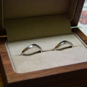 【入倉康ジュエリー工房の口コミ】 ○セミオーダーで価格的には適正だった。
○自分のリングは、担当者と担当の…