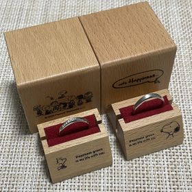 【with Happiness..の口コミ】 婚約指輪と重ね付けが出来るよう、ダイヤモンドの配置が同じ流線状になっ…