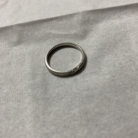 【俄(にわか)の口コミ】 長く使えるプラチナの指輪で、デザインはプライベートはもちろん仕事でも…