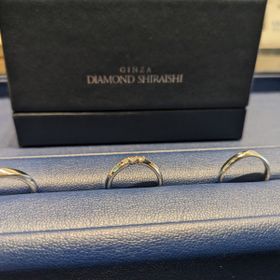 【銀座ダイヤモンドシライシの口コミ】 自分の指が細くて長いが、節がある手であったため、指輪を選ぶときには自…