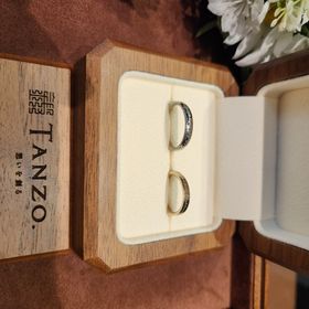 【TANZO.(鍛造指輪)の口コミ】 最初はダイヤモンドを入れるか迷っていましたが鍛造なので地金の輝きがと…