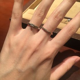 【ORECCHIO(オレッキオ)の口コミ】 四角い形がエレガントで、他にはないイメージです。
よくあるかわいい系も…