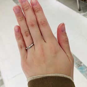 【ティファニー(Tiffany & Co.)の口コミ】 婚約指輪がTiffanyだったので、ブランドを揃えようかと思い、まずお伺いし…