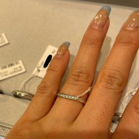 【STAR JEWELRY(スタージュエリー)の口コミ】 ウェーブのデザインが結構多くあり、指輪の裏に星の縁でダイヤを入れるこ…