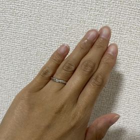 【エクセルコダイヤモンド(EXELCO DIAMOND)の口コミ】 派手でも控えめでもなく、程よくキラキラ輝いているのでいつ何時でも着け…