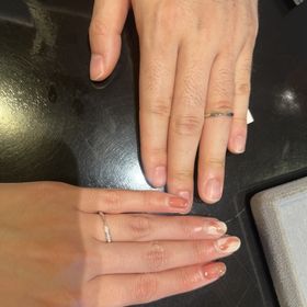 【ケイウノ ブライダル(K.UNO BRIDAL)の口コミ】 ショーケースに並べられていたたくさんの指輪の中から、このリボンの形を…