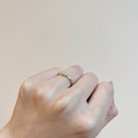 【mina.jewelry(ミナジュエリー)の口コミ】 ローズカットのコロンと丸みのあるダイヤモンドに、花びらのがくのような…