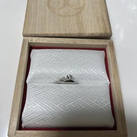 【TOMOE(トモエ)の口コミ】 他のデザインと比べて、被ることはないし、着け心地も気にならない指輪だ…