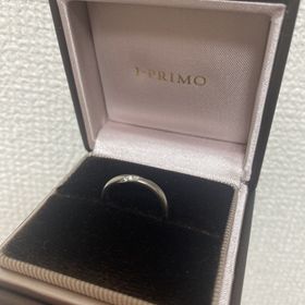 【アイプリモ(I-PRIMO)の口コミ】 シンプルでありながらも、ダイヤモンドは5つ付いていて華やかです。
しっ…